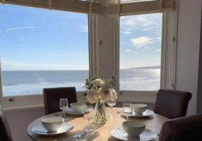 Apartment 14, The Moorings - Beachfront & panoramic sea views